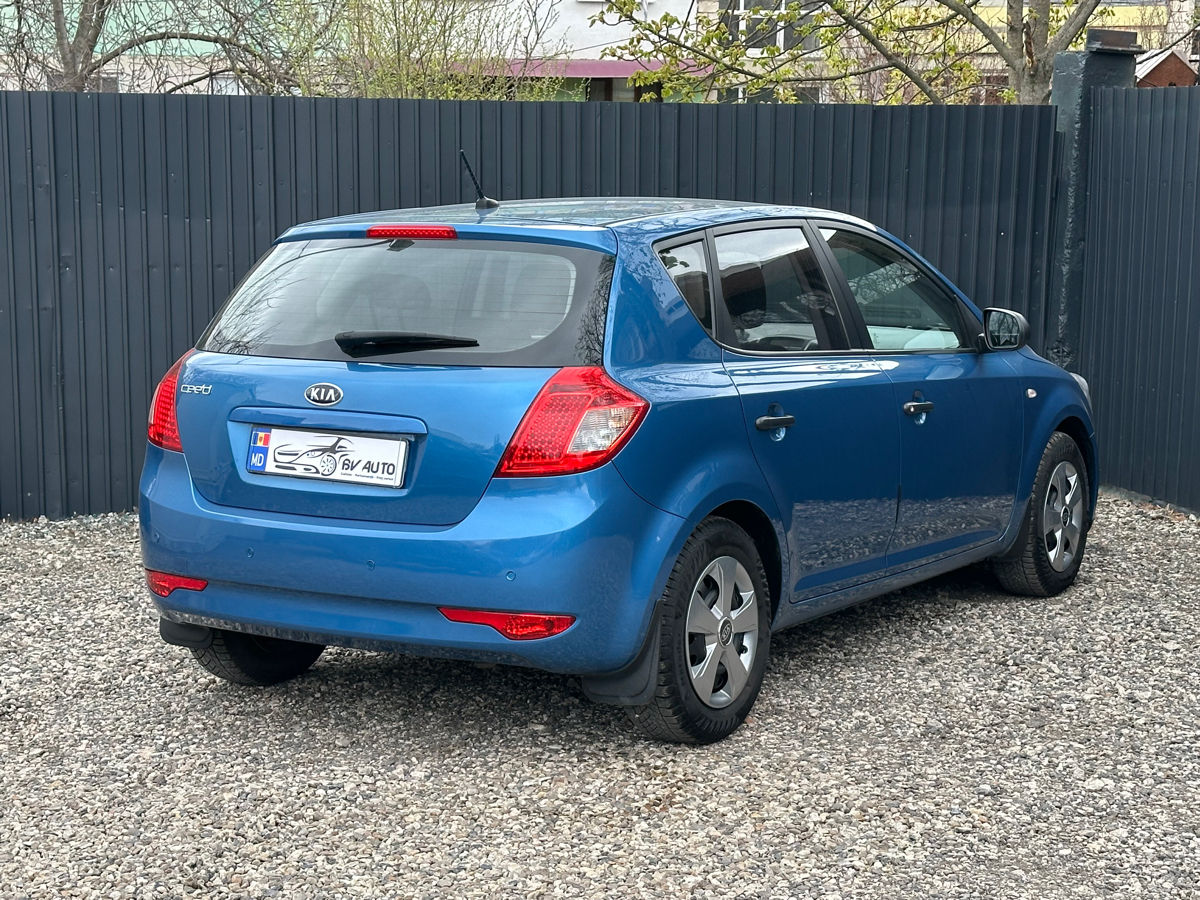 KIA Ceed фото 5