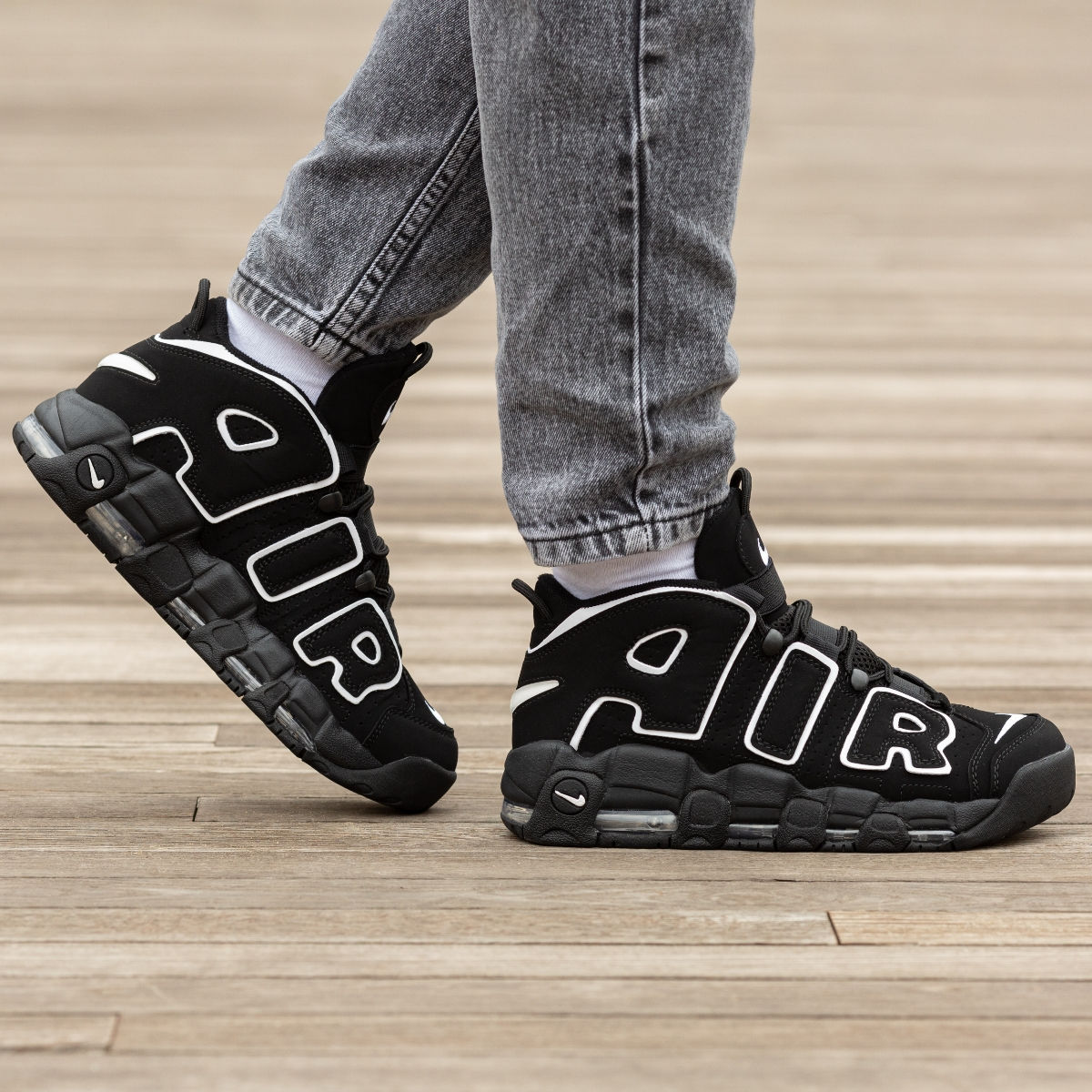 Nike Air More Uptempo Black/White Unisex foto 7