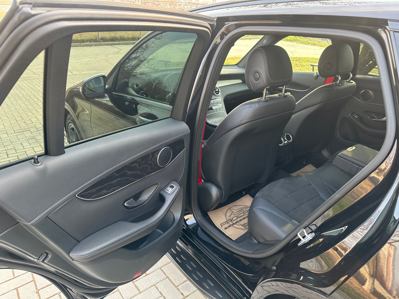 Mercedes GLC фото 12