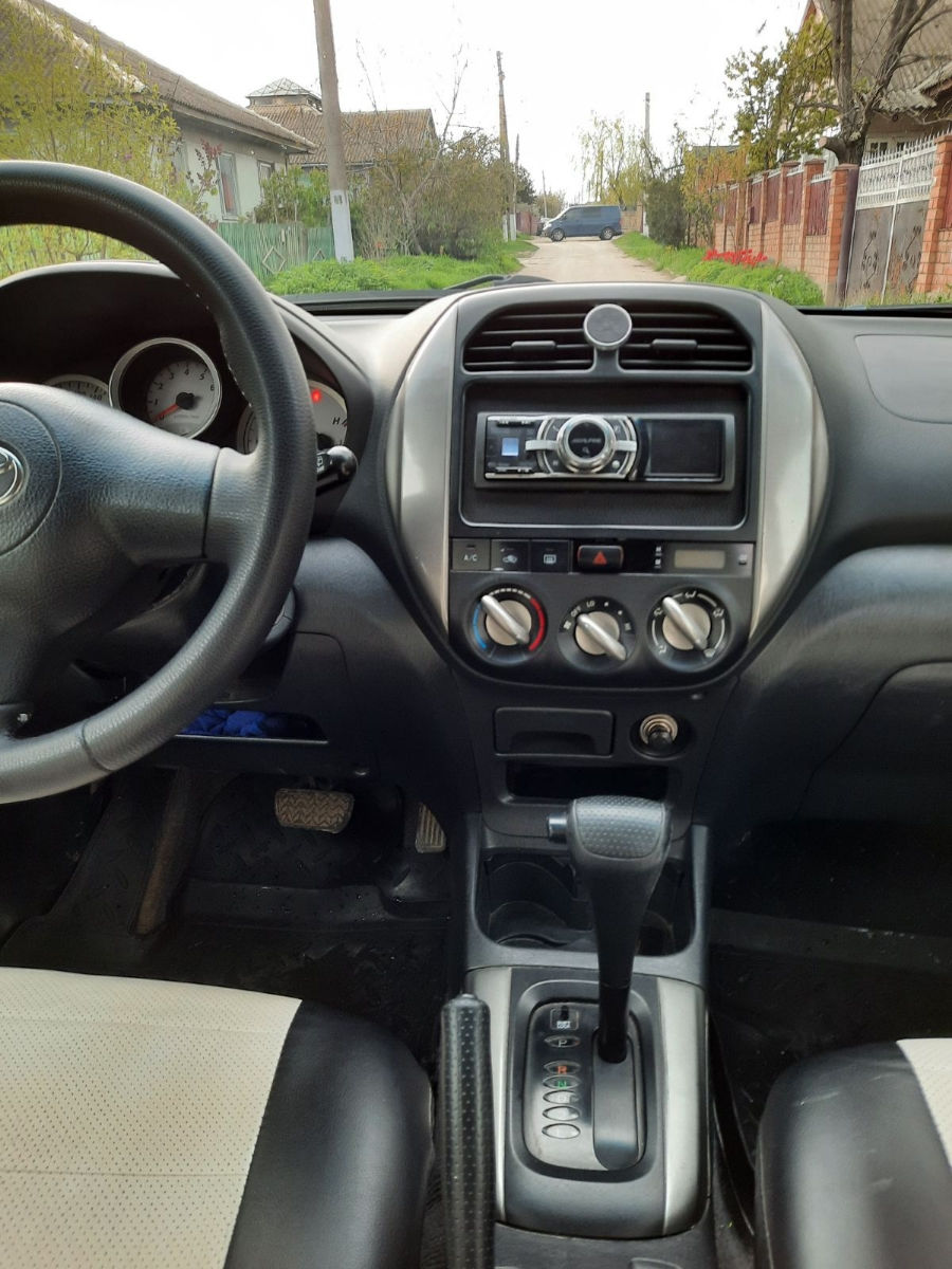 Toyota Rav 4 foto 5