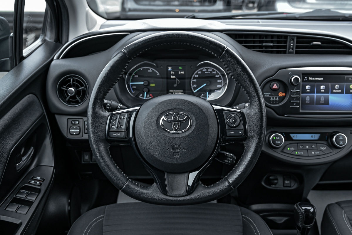 Toyota Yaris foto 14