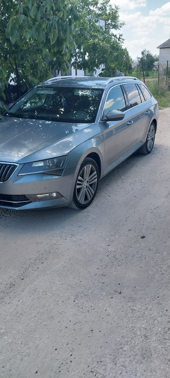 Skoda Superb foto 0