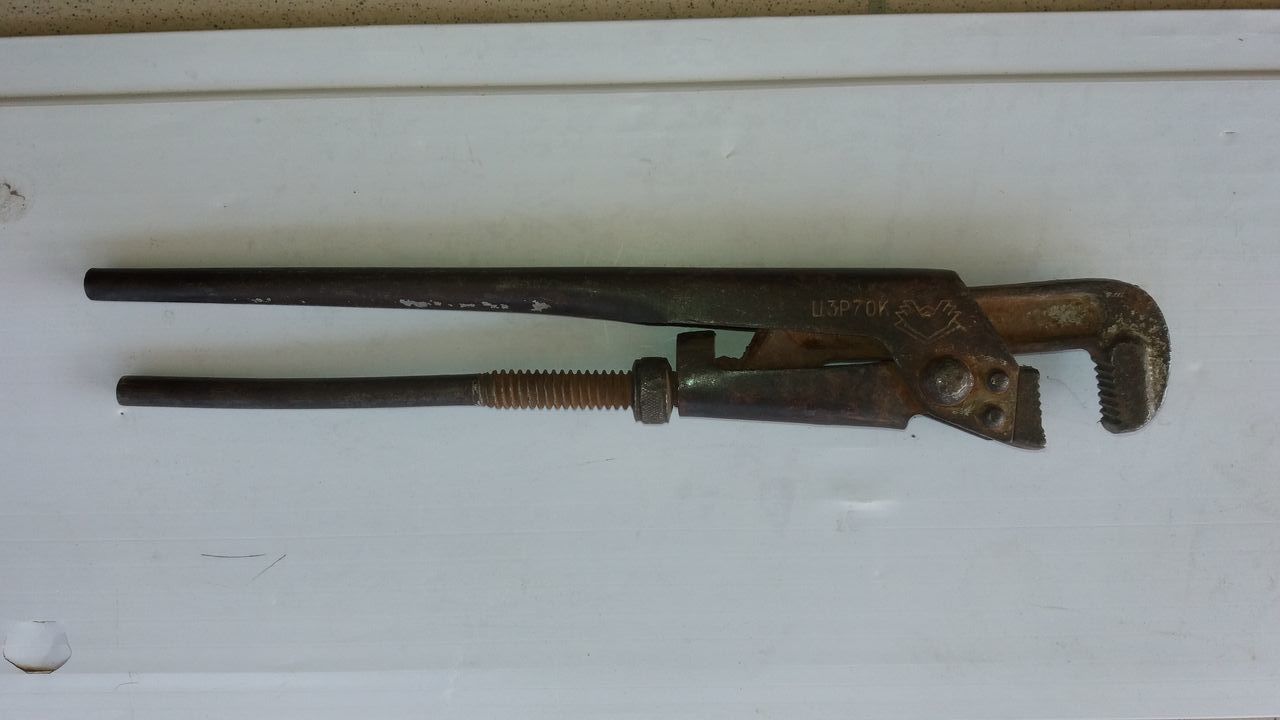 Продам советский б/у ключ трубный, рычажный (газовый) N1, захват 15 .