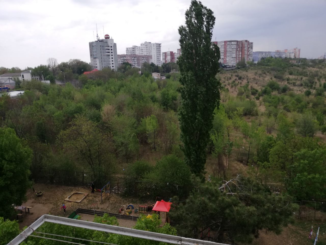 С ремонтом, мебелью и техникой.