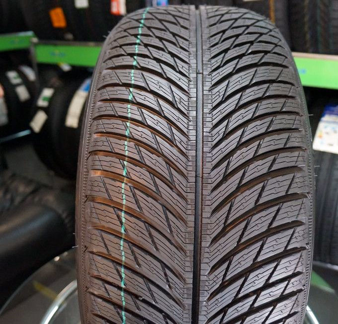 Anvelope iarna Michelin 235/45 R18