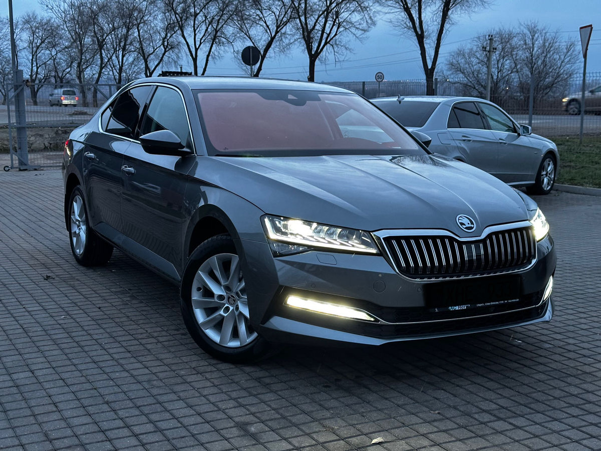 Skoda Superb foto 0