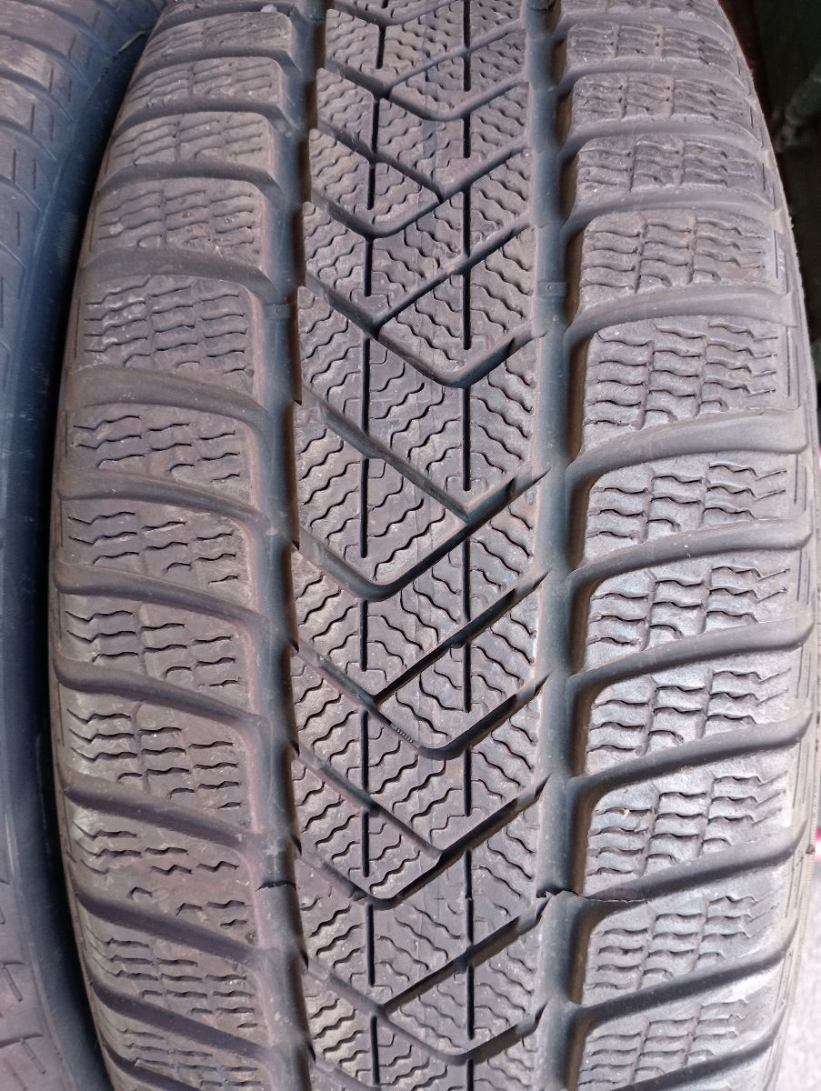 225 55 R17 Pirelli iarna RunFlat foto 4