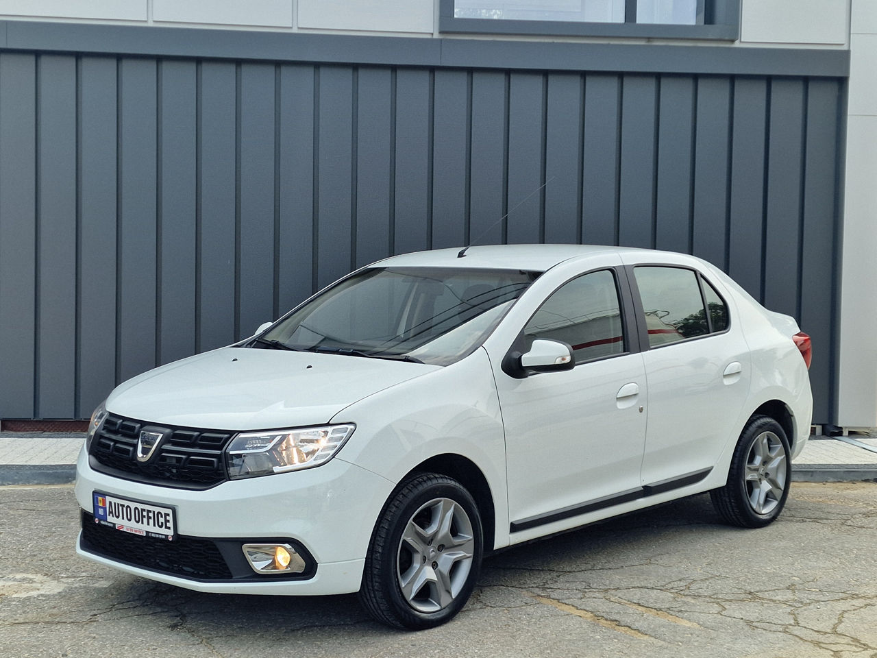 Dacia Logan foto 0