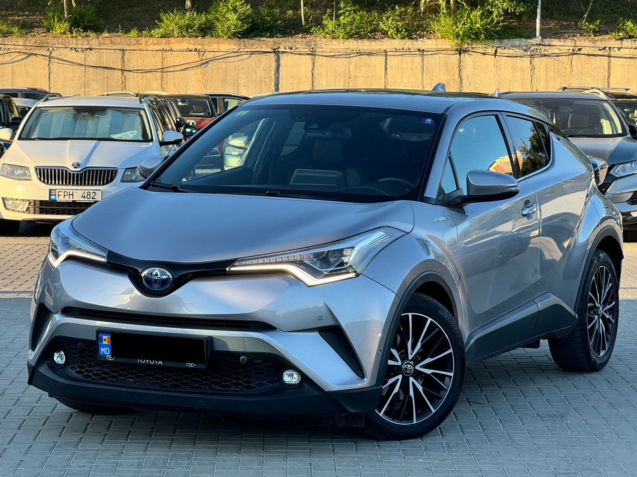 Toyota C-HR foto 2