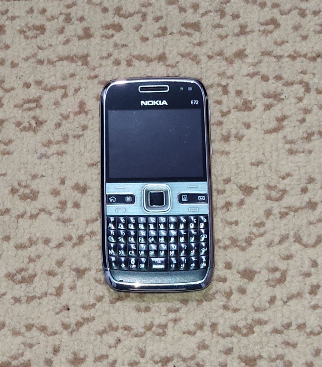 Nokia E72 в отличном состоянии+бонус.