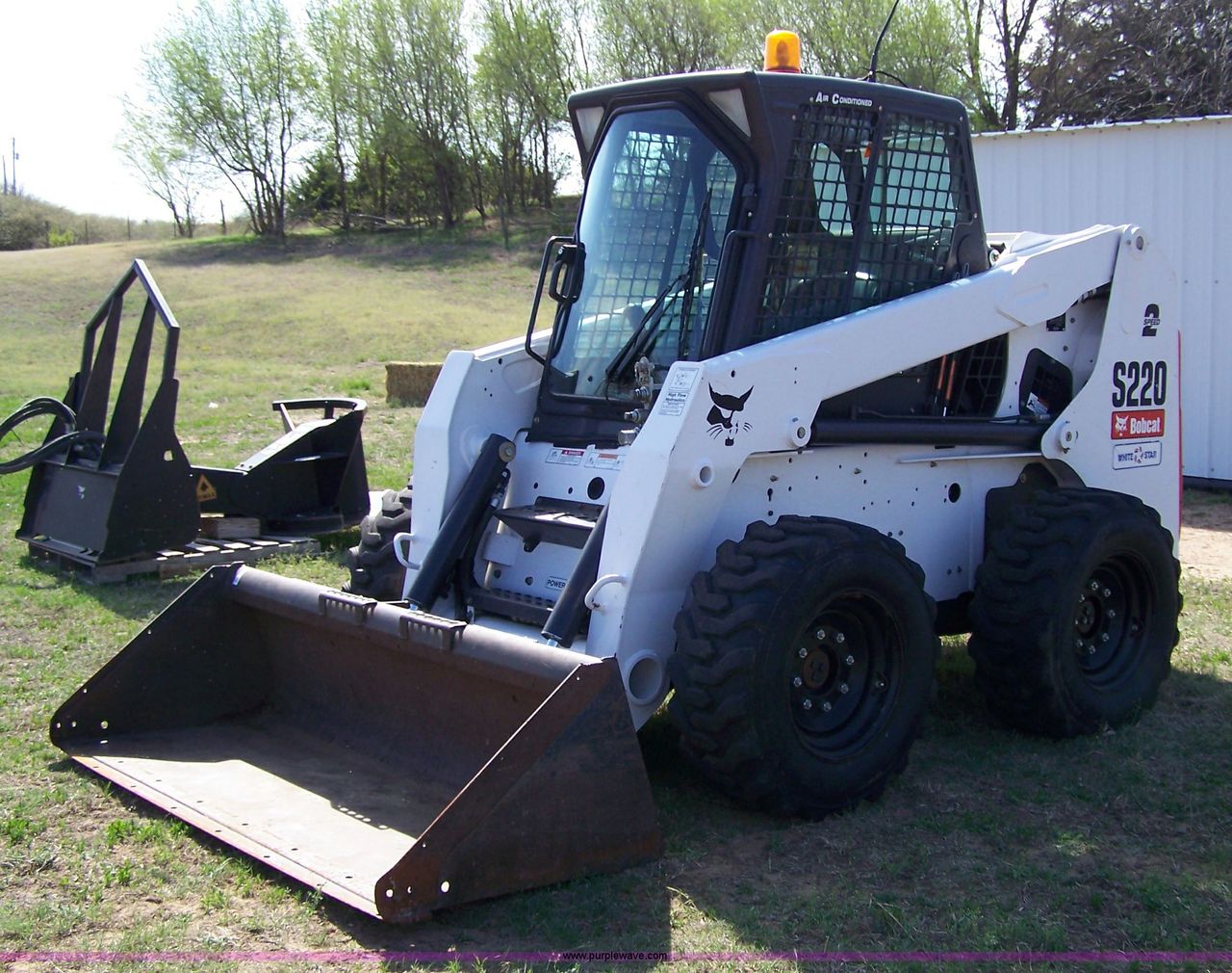 Bobcat si camaz foto 0