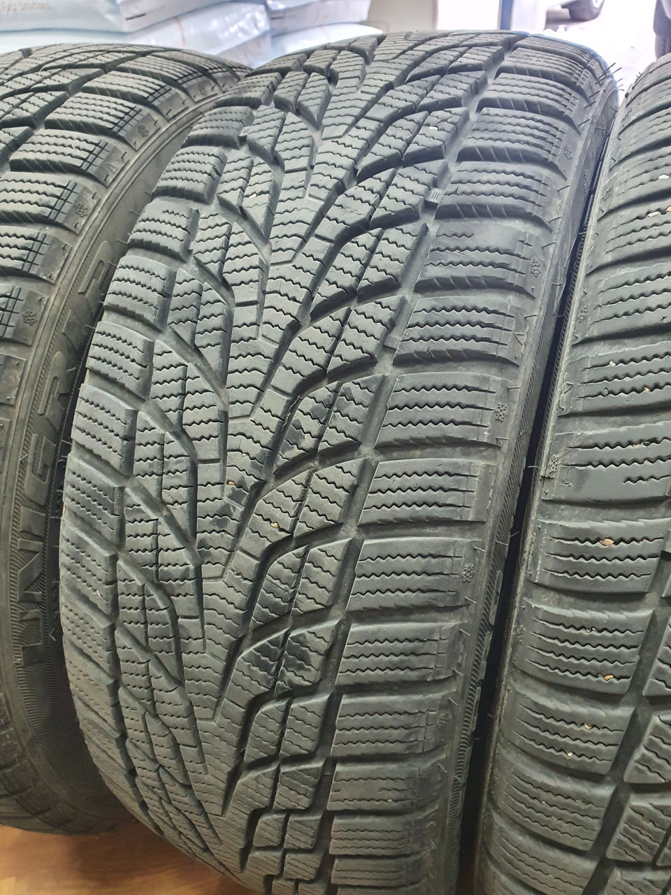 205/50 R17 unigrip
