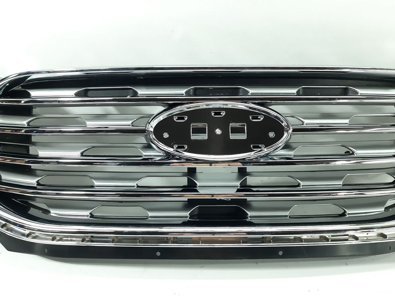 Grila radiatorului Ford Edge 2019-2024 KT4Z-8200-AA foto 3