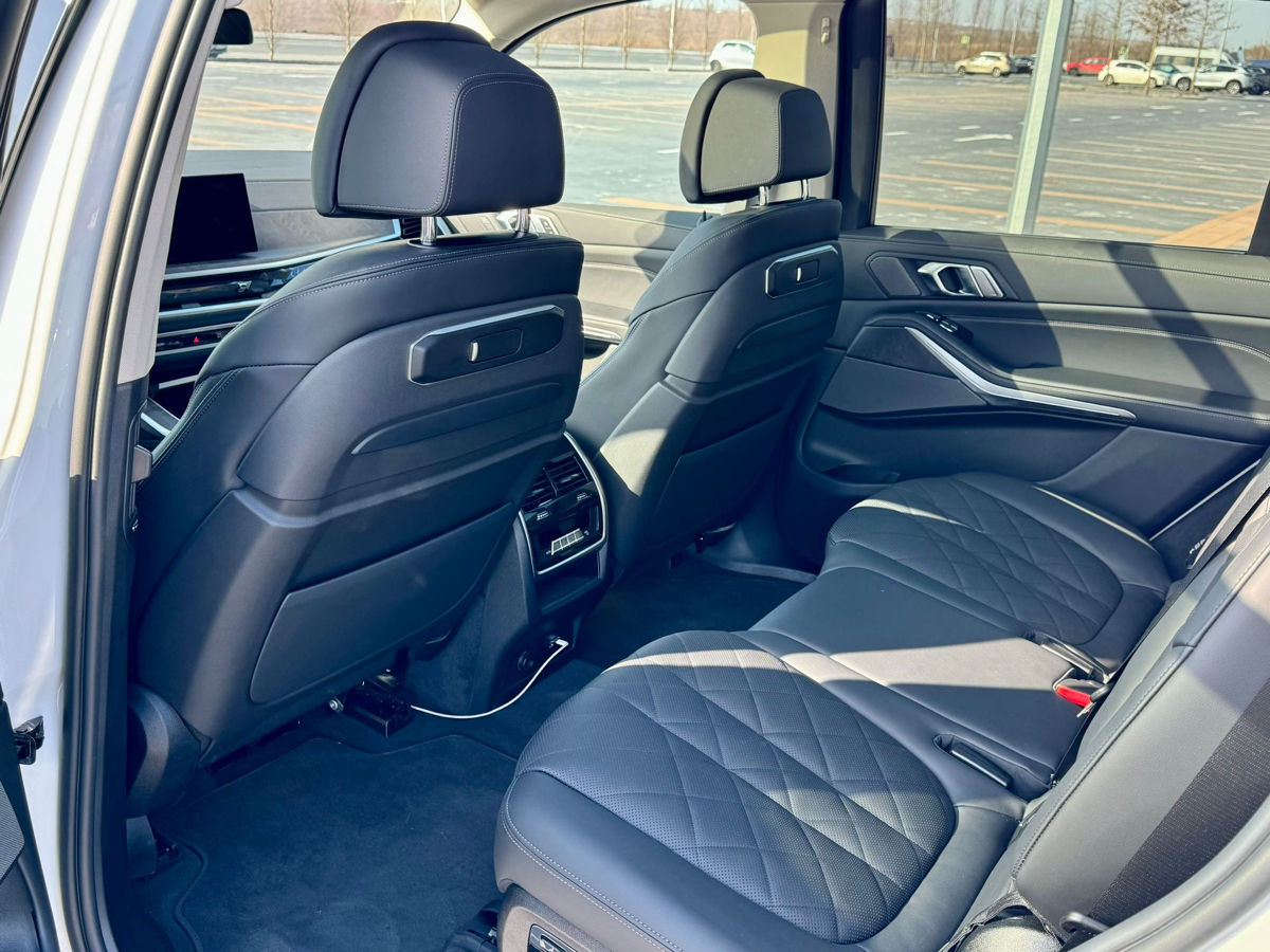 BMW X7 foto 3