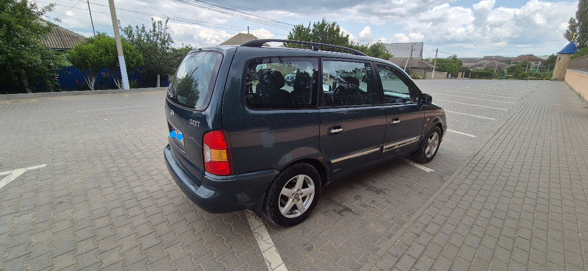Hyundai Trajet фото 2