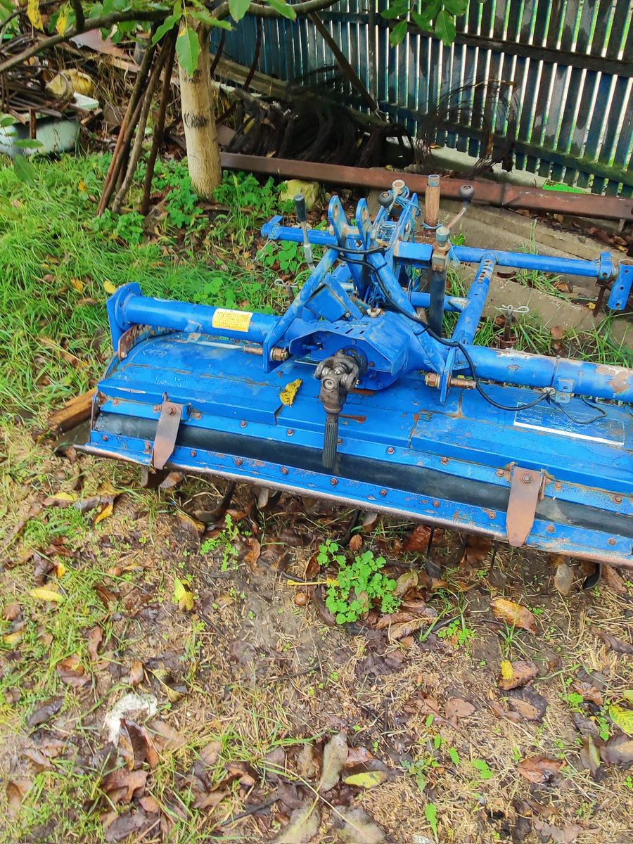 Vând tractor Foton 254 cu toate agregatele lui foto 3