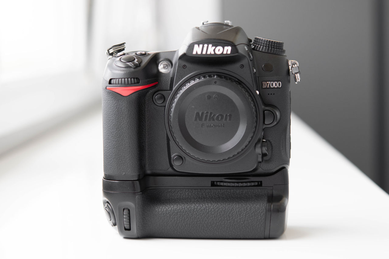 Nikon D7000 + grip Bălți foto 0