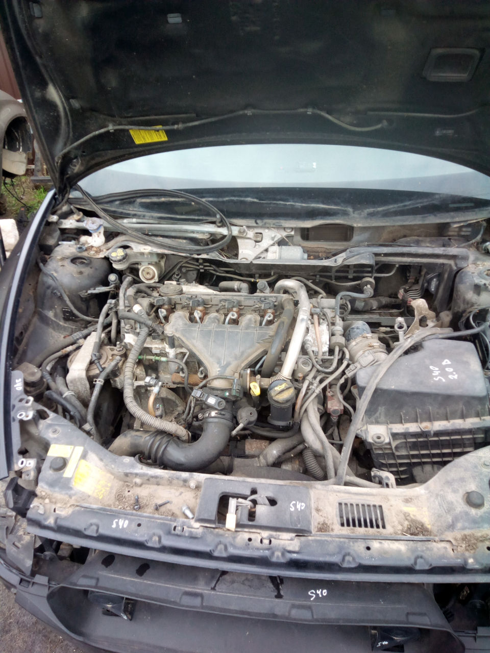 Dezmembrez Volvo s40 din 2005 foto 0