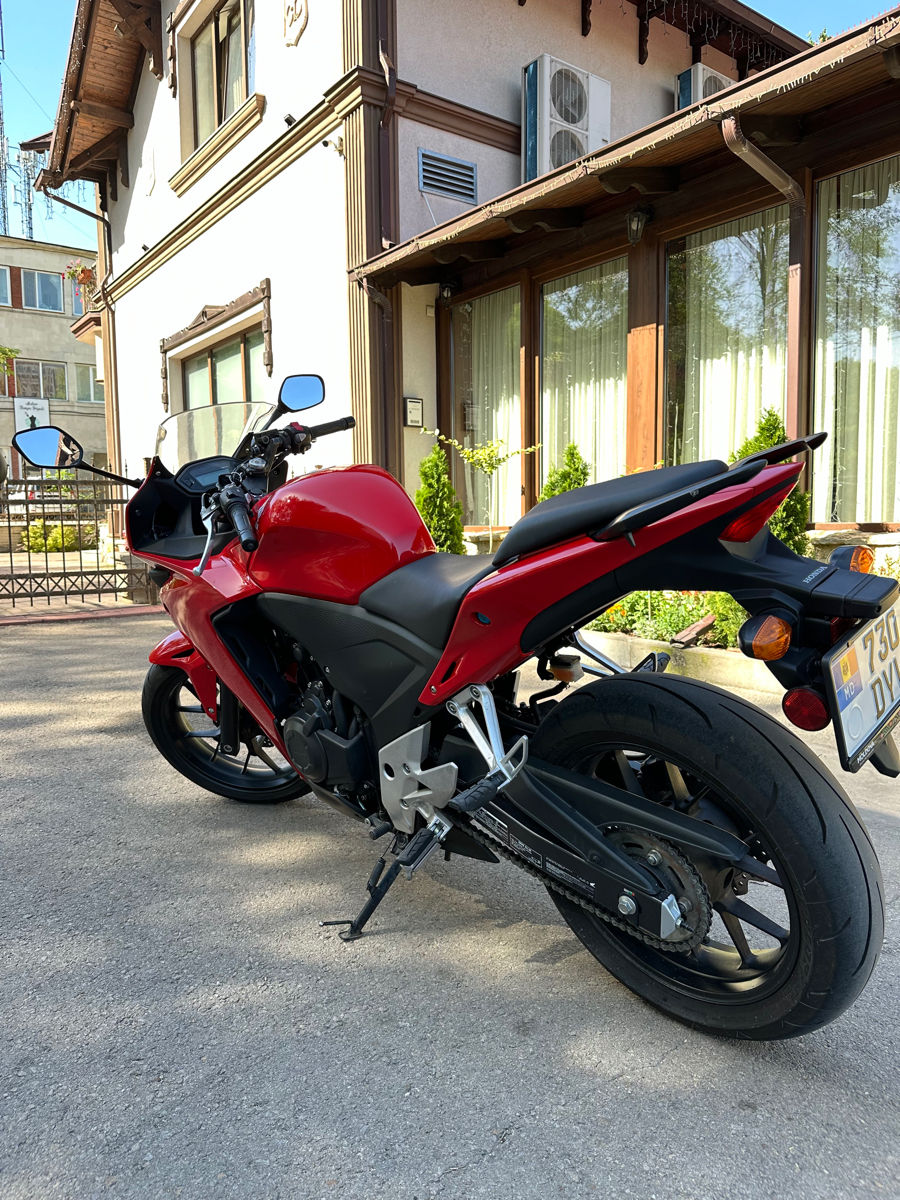 Honda CBR 500R foto 2