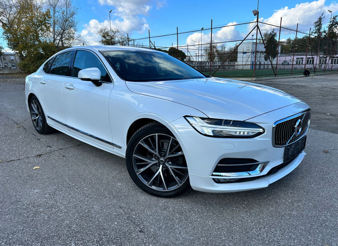 Volvo S90 foto 0