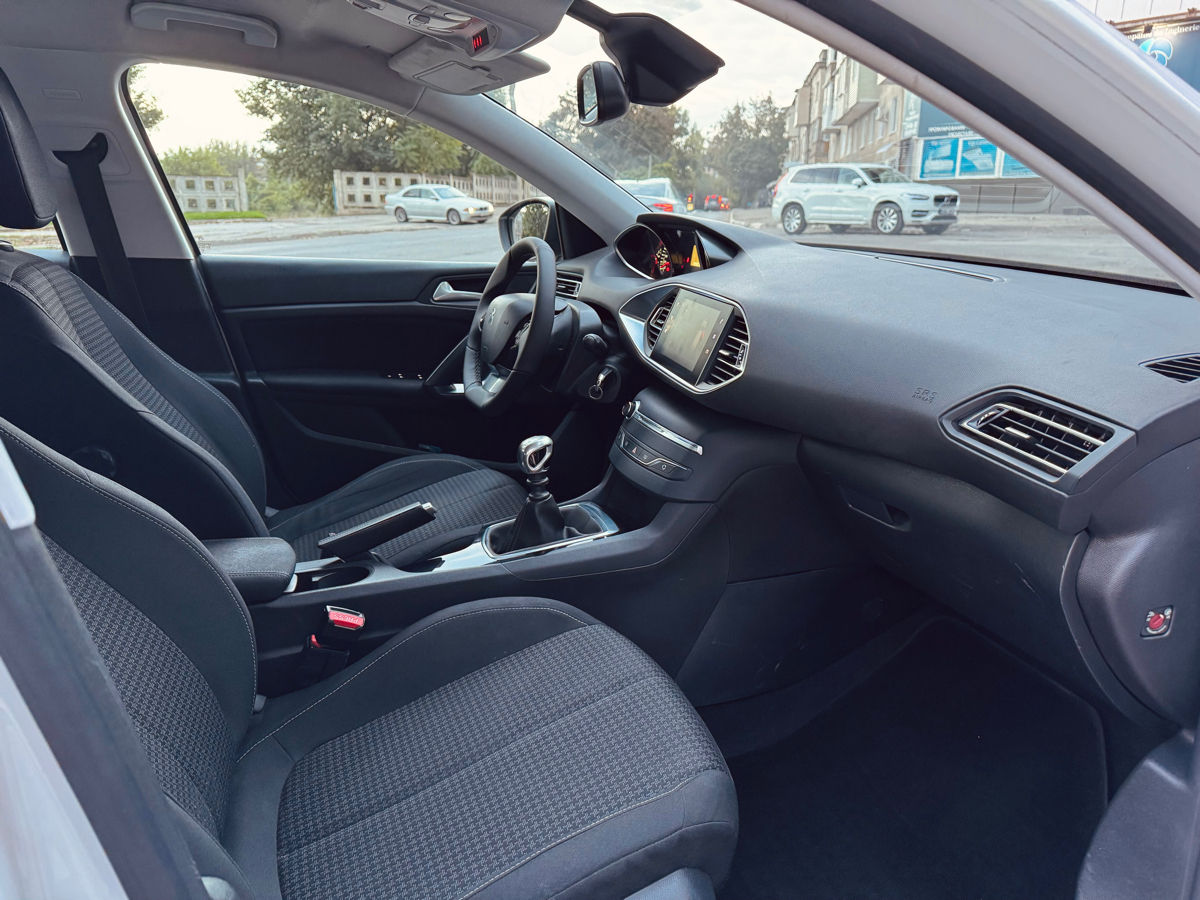 Peugeot 308 foto 7