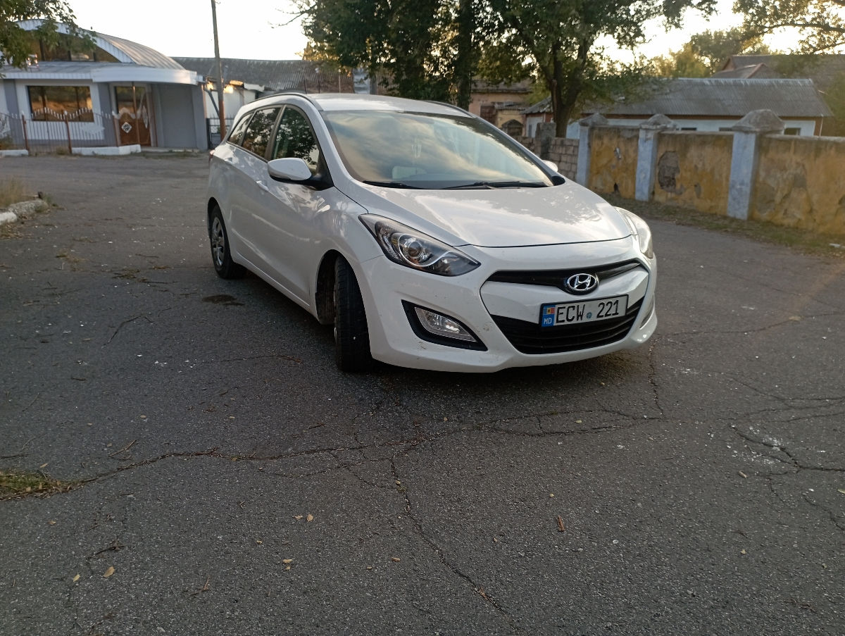 Hyundai i30 2013 г. с пробегом 225000 км, Дизель, 6650 €