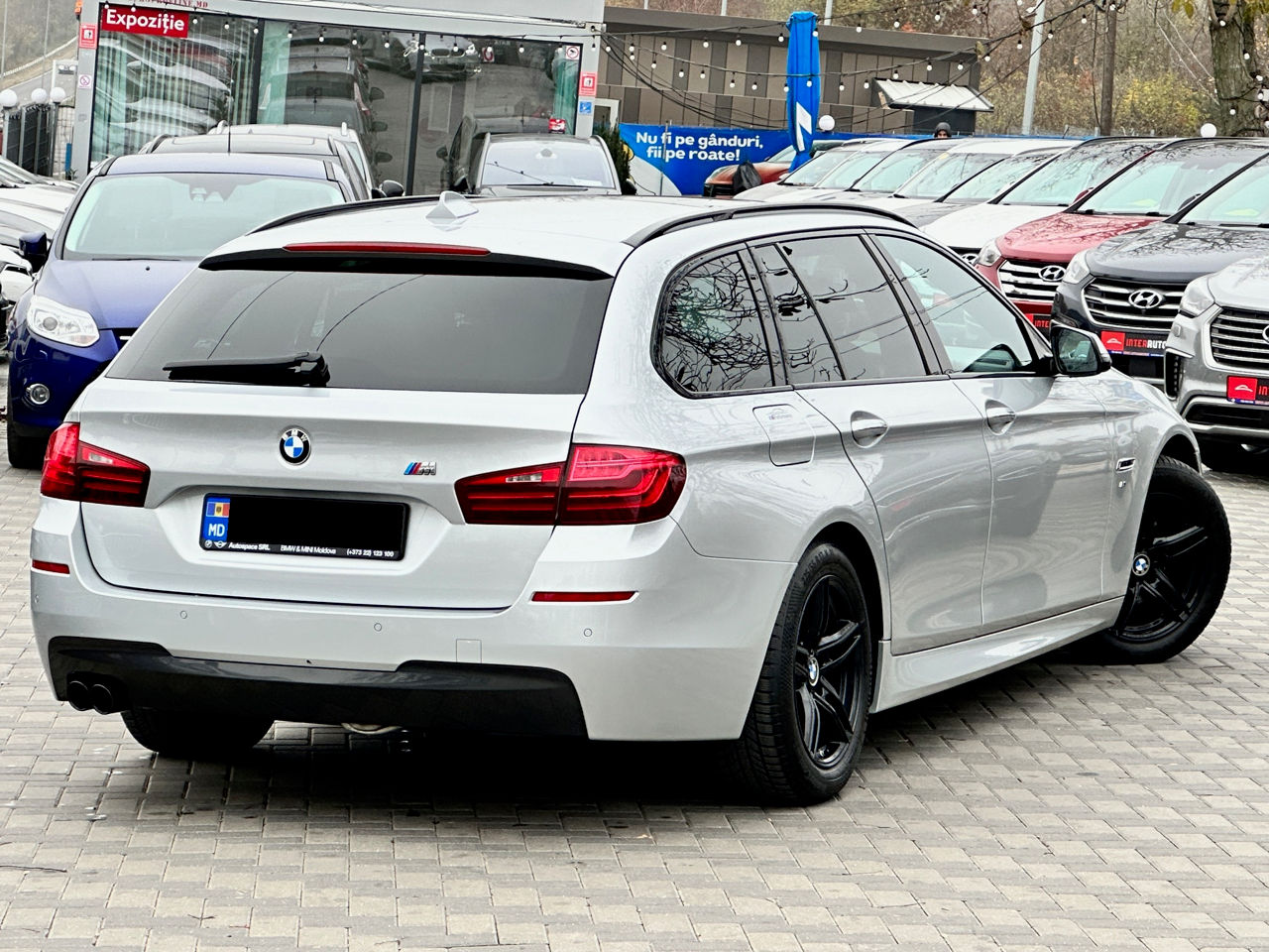 BMW 5 Series foto 4