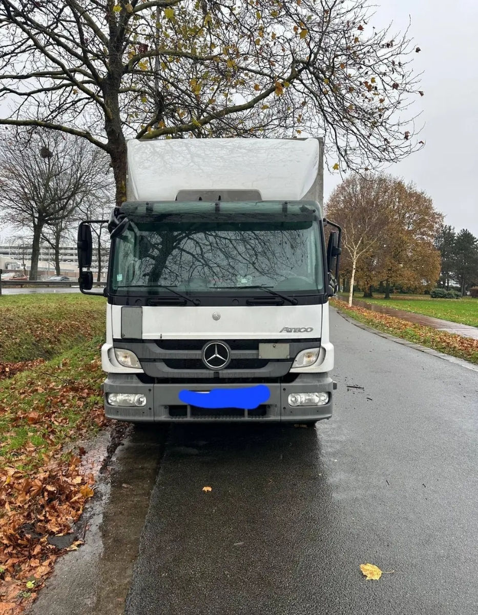 Mercedes Atego 1224 foto 1