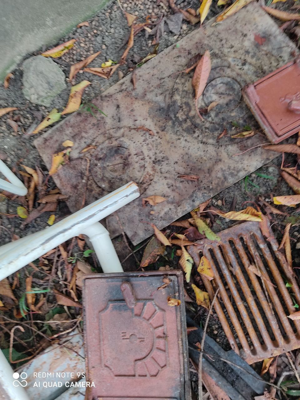 se vinde plita cu cercuri usa de la plita si de risotca si risotcile foto 0