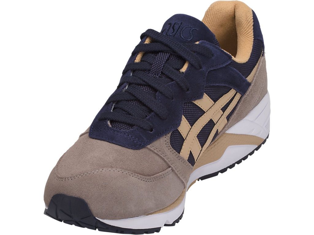 asics 42