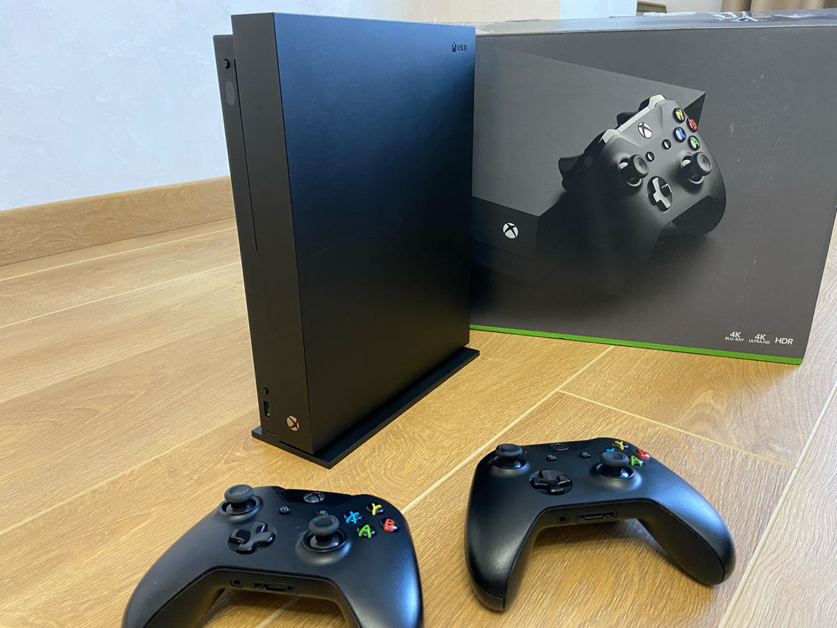 Xbox One X 1TB