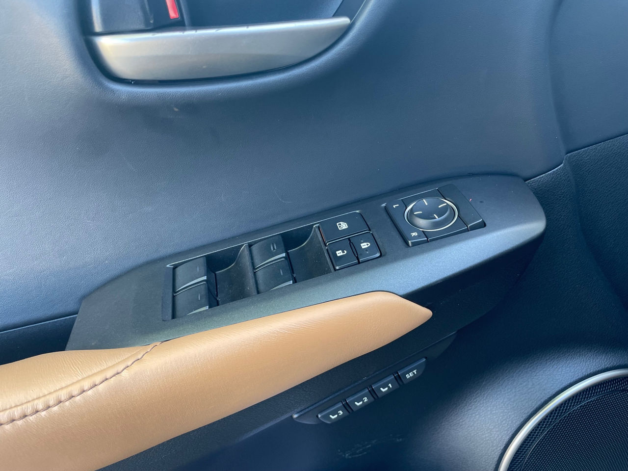 Lexus NX Series foto 15