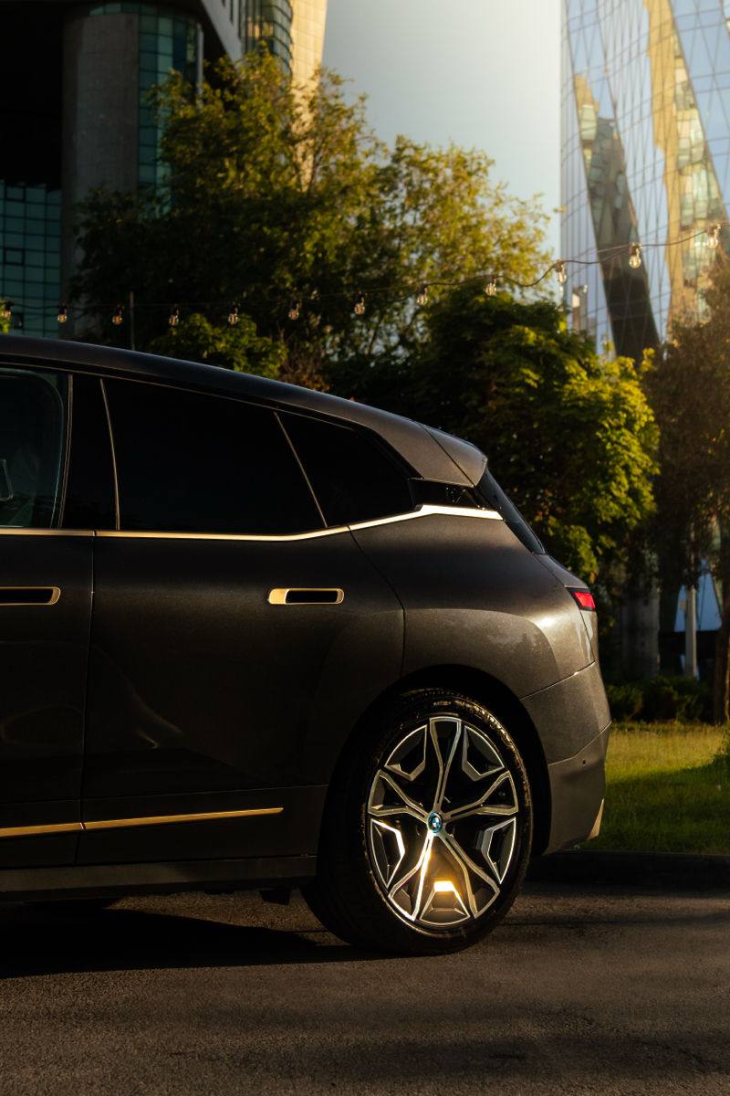 BMW iX фото 2