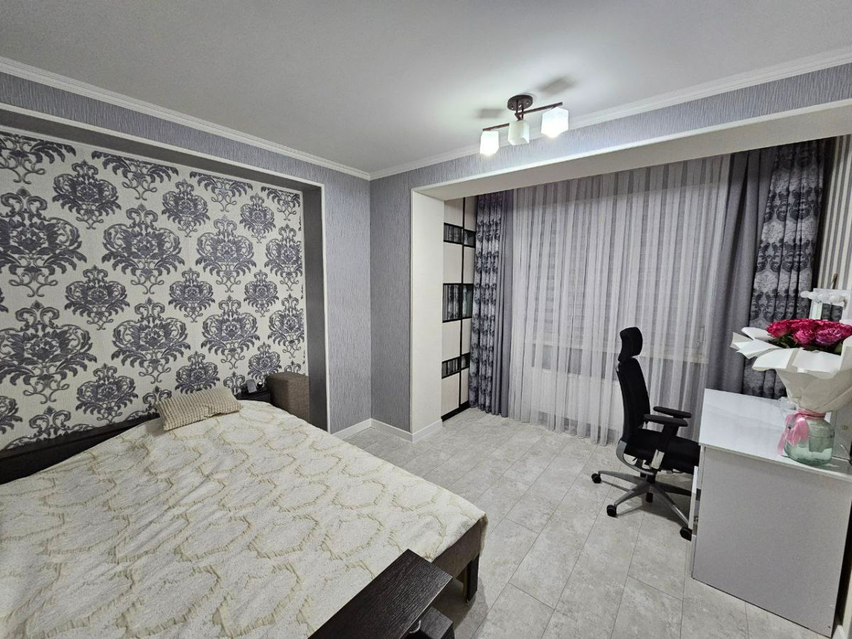 Apartament cu 2 camere, 80 m², Botanica, Chișinău foto 3