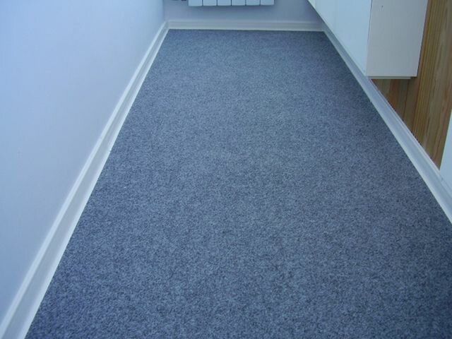 Настил ковролина,ступени.