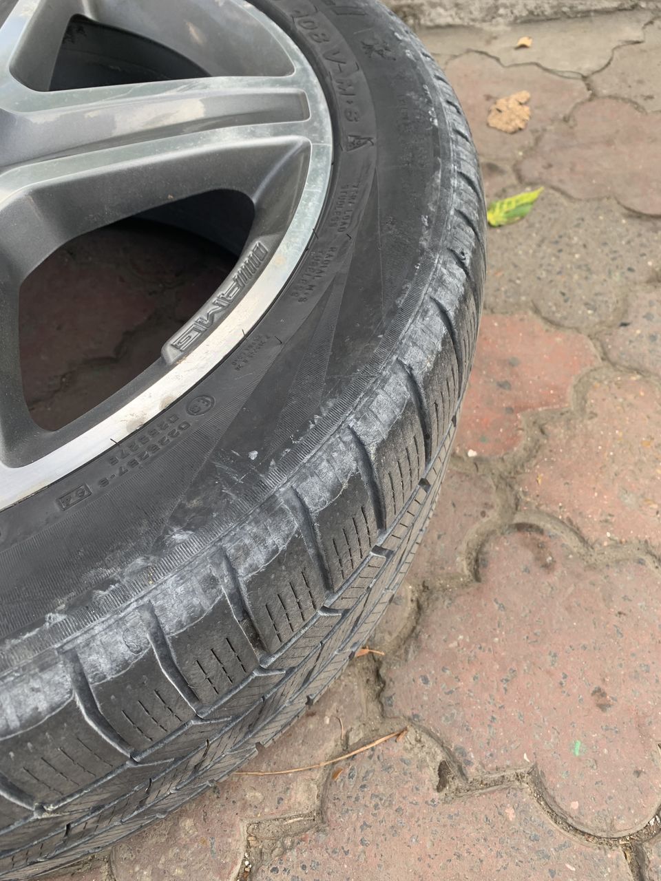 Pirelli 265 45 r20