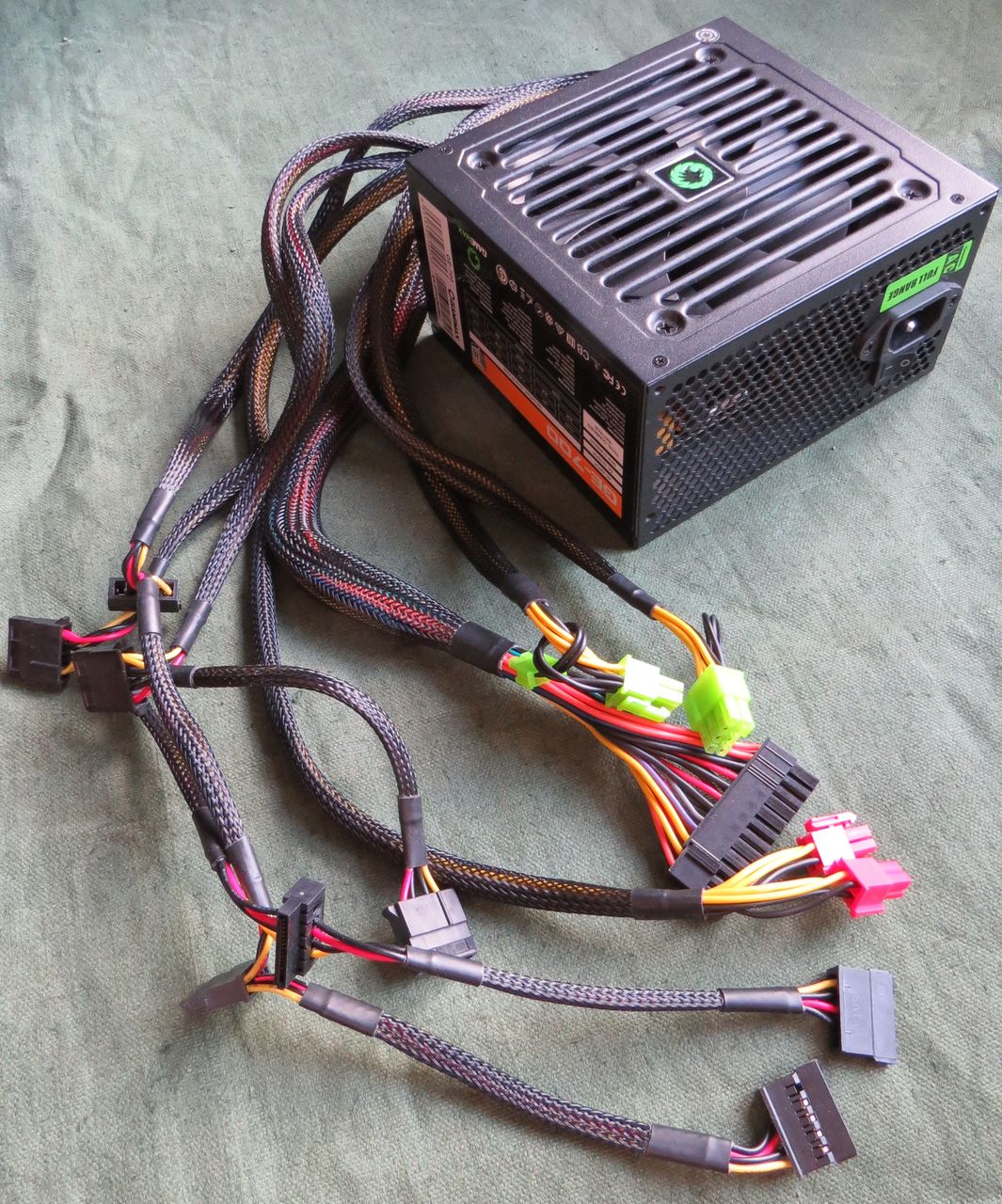 CORSAIR CMPSU650TX 120MM FAN, 12V/52A, 2(6+2)Pin PCIE, 8 MOLEX, 8