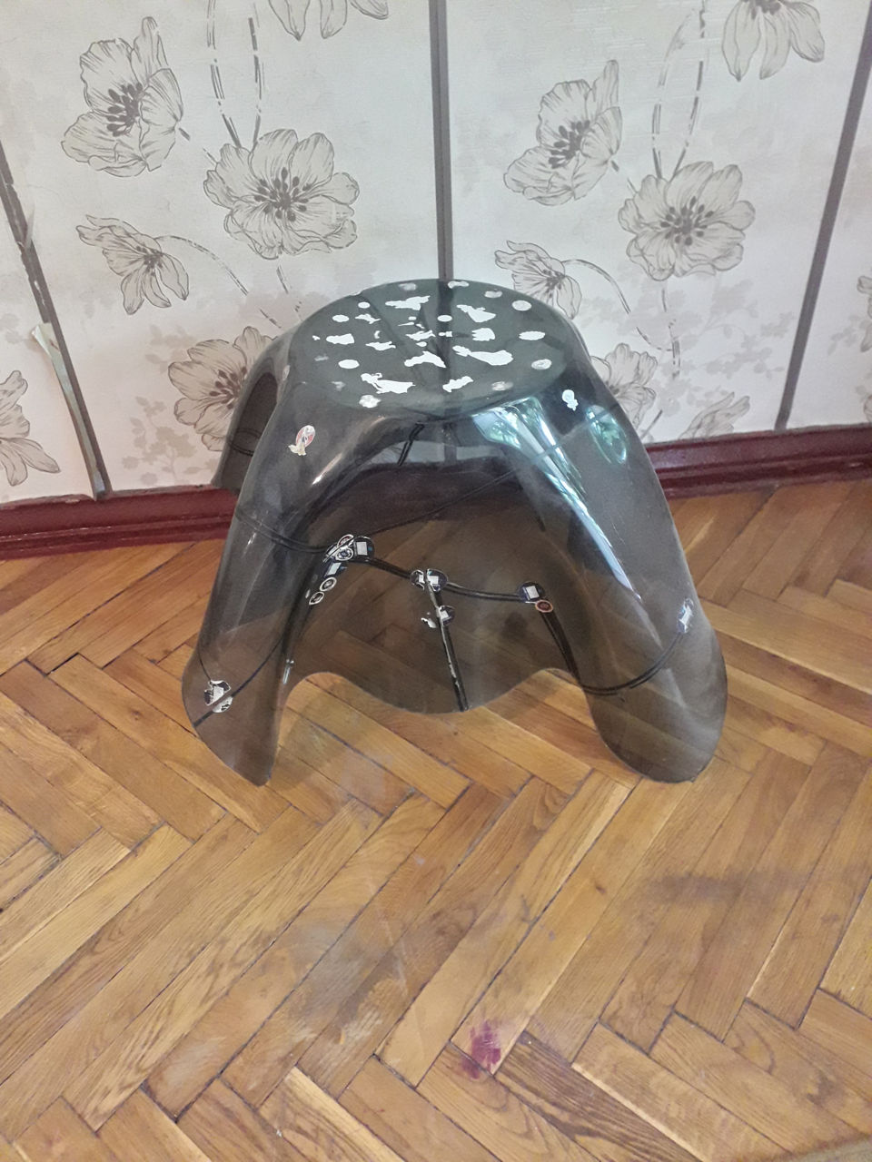 Декоративный табурет. Из стекла.