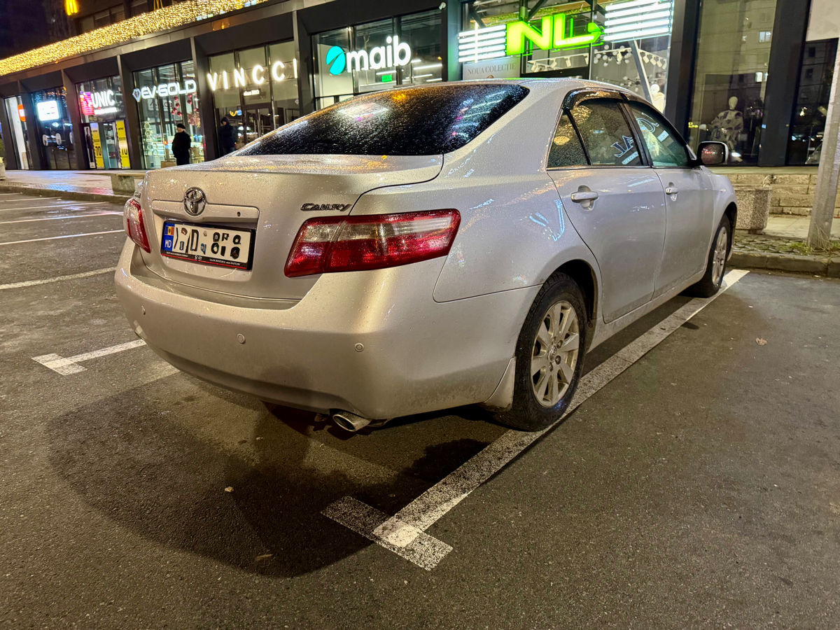 Toyota Camry foto 1