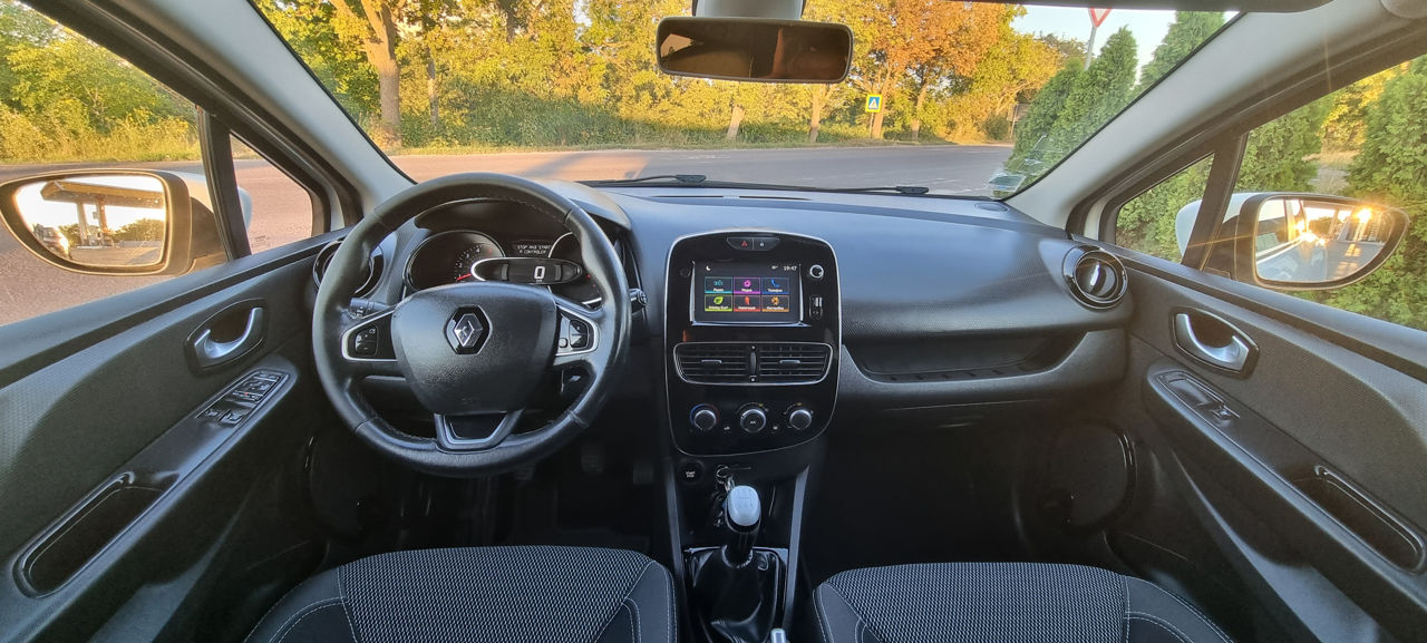 Renault Clio foto 8