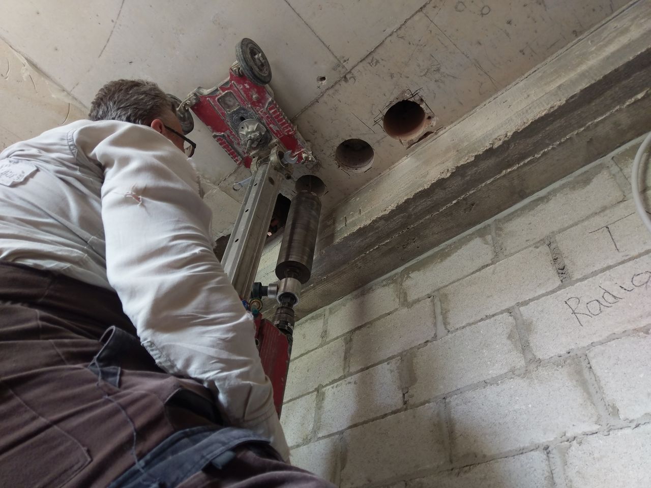 Алмазное сверление отверстий любых диаметров .под разные коммуникации.чисто