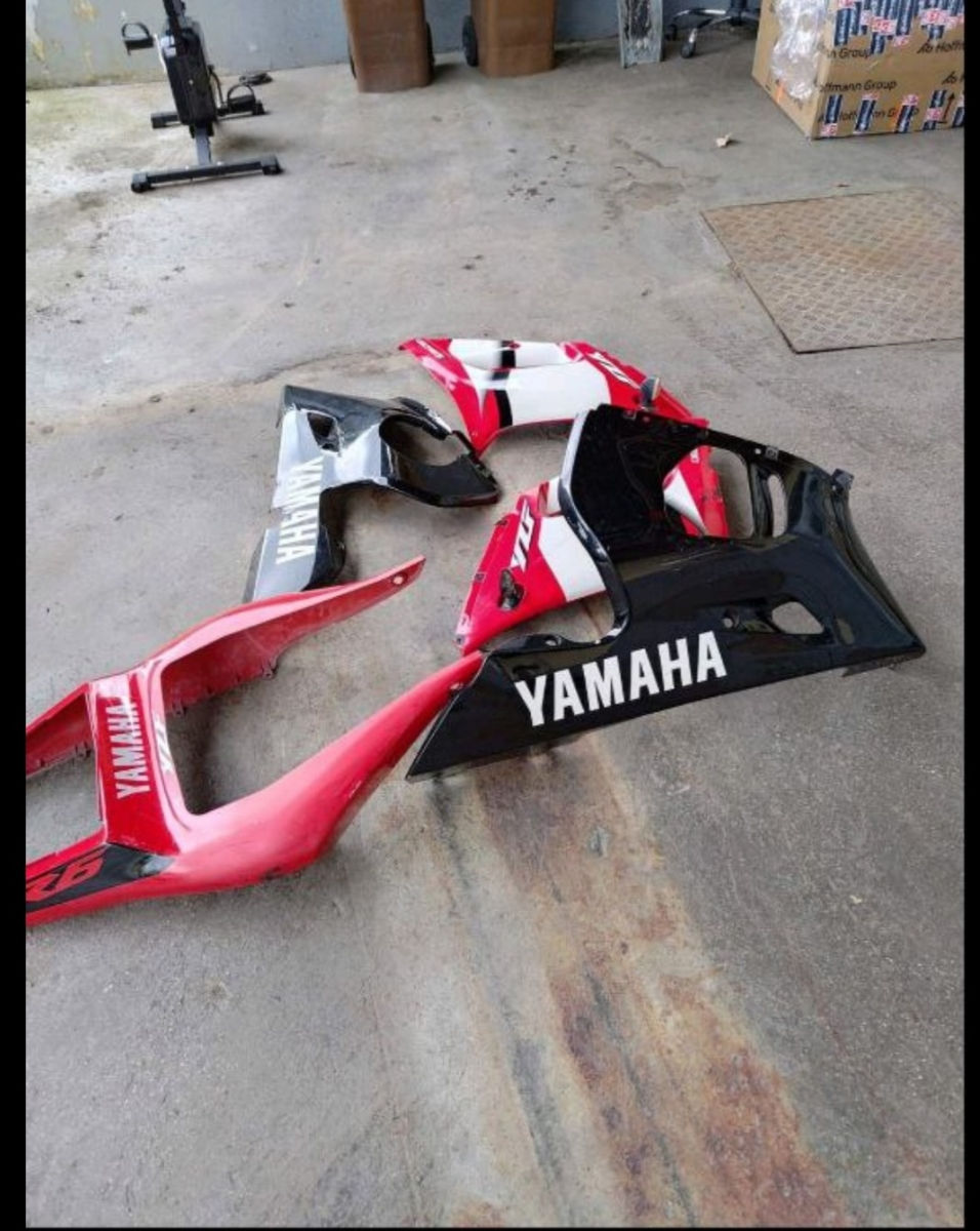 Yamaha R6 R1 plastic foto 2