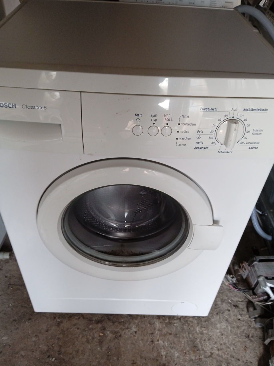 Немецкая стиралка Бош на 5 кг 2000 лей без торга