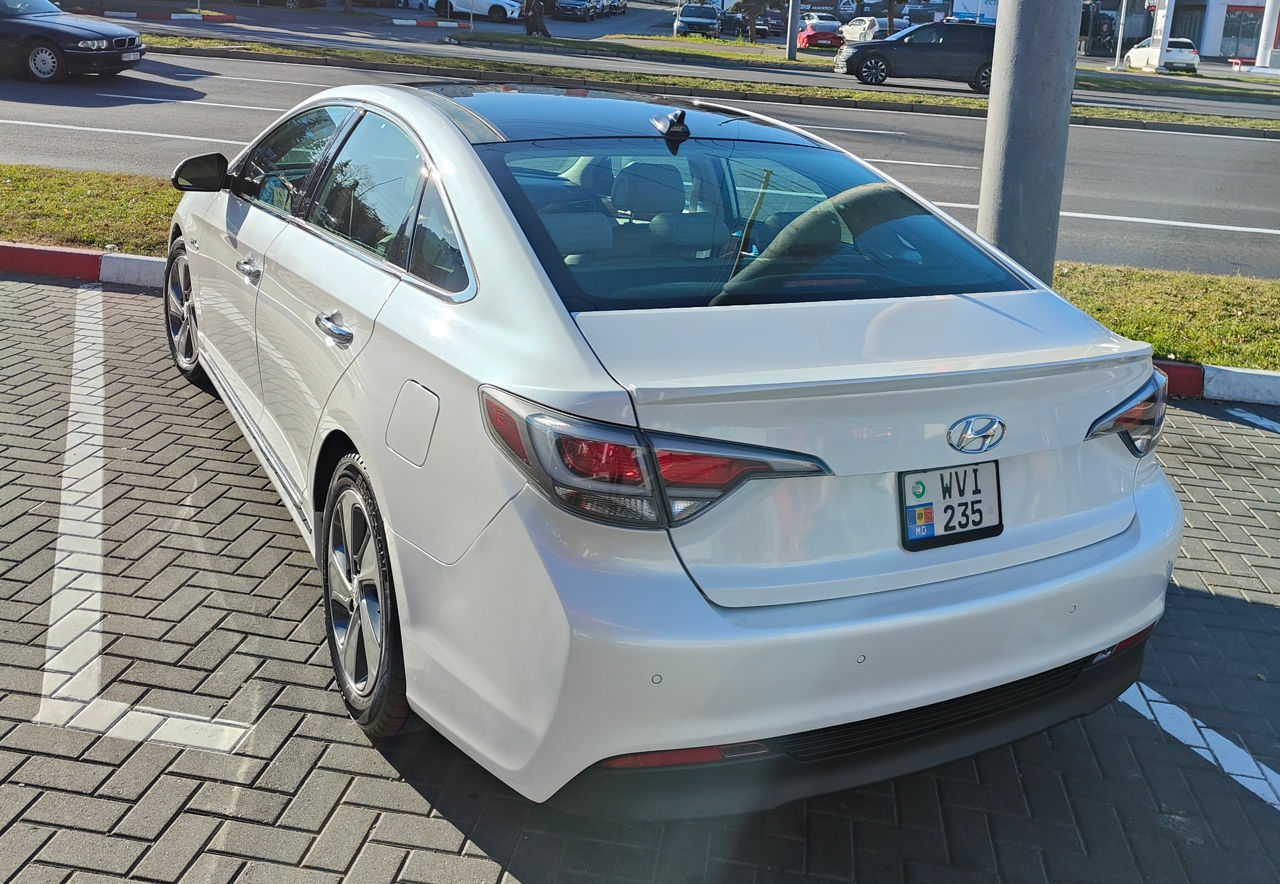 Hyundai Sonata foto 2