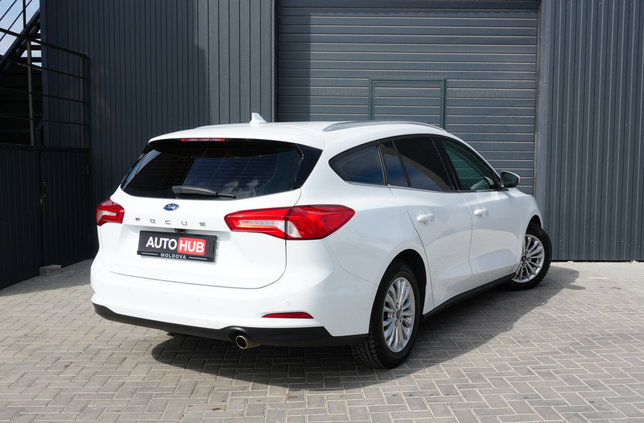 Ford Focus- Прокат // Rent // Chirie фото 3