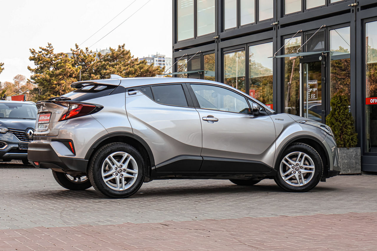 Toyota C-HR foto 1