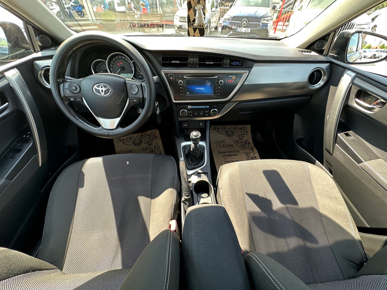 Toyota Auris foto 8