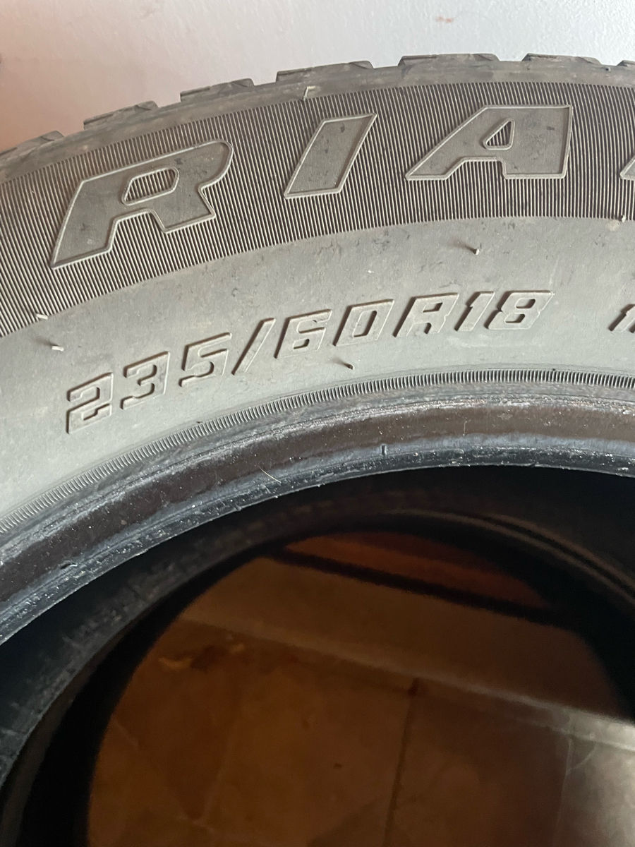 Резина зима - 235/60R18 triangl