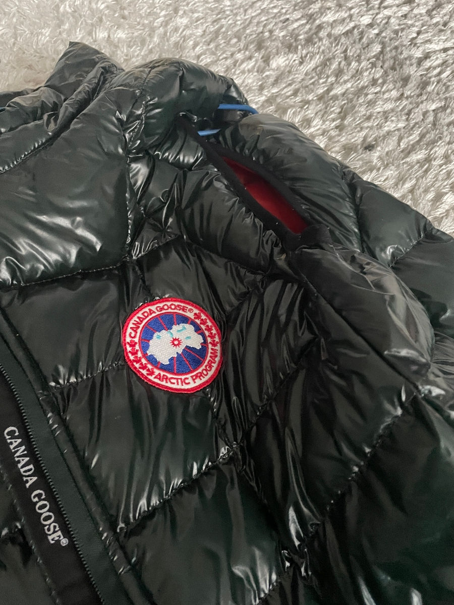 Vând Vestă Canada Goose  foto 1