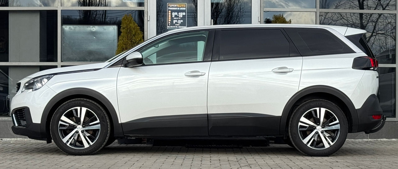 Peugeot 5008 — fotografia 4